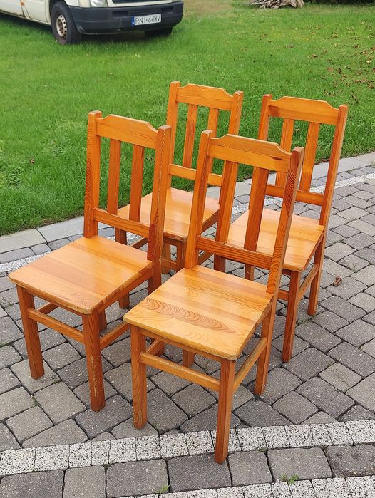Komplet sosnowych krzeseł + stół