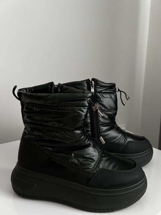 Дутики  зимові жіночі  нові .