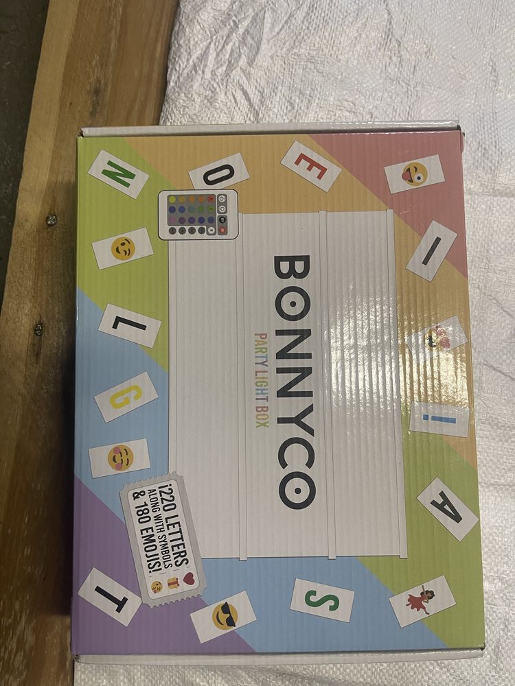 A4 16 kolorów Light Box z 400 liter i emotikonów