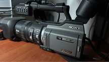 Sony DSR-PD150P PAL 3CCD Digital DVCAM & DV Recording Camcorder
