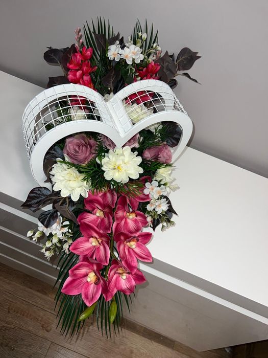 Kompozycja kwaitowa na pomnik kwiaty premium