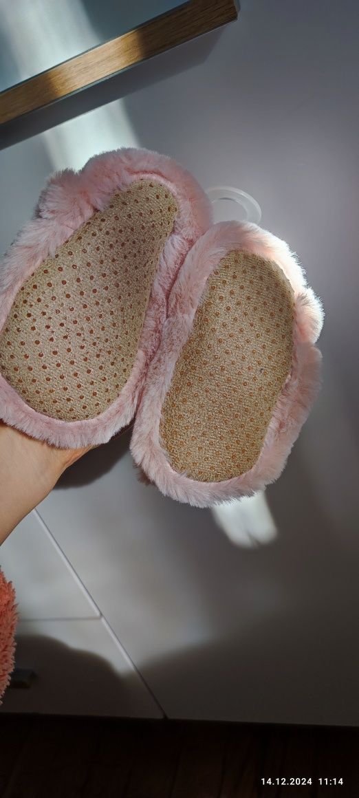Продам зимние пинетки / угги 6-12 мес 12 см