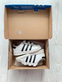 Buty Superstar Adidas rozmiar 22 białe