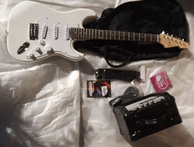 Guitarra eletrica branca MSA (kit)