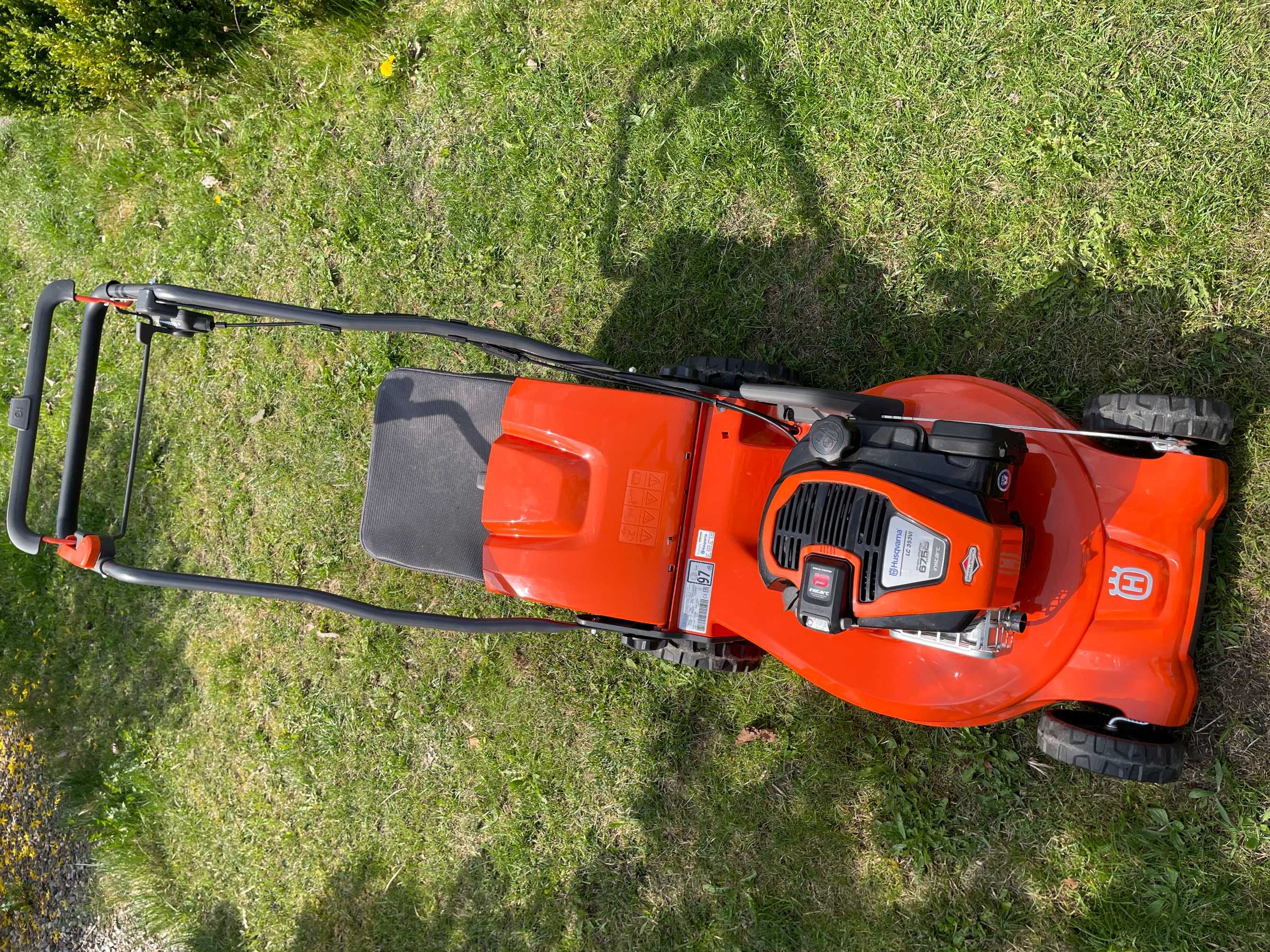 prawie nowa HUSQVARNA Kosiarka spalinowa z napędem LC 353VI