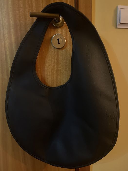 Carteira preta de ombro