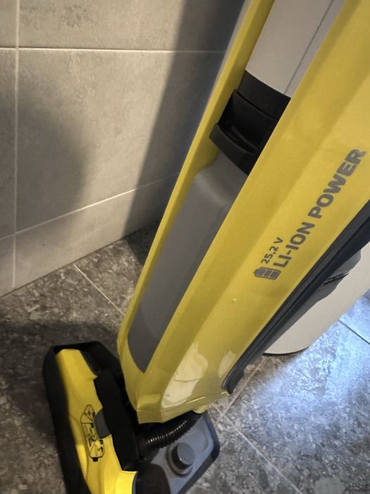 Миюча швабра-пилосос Karcher