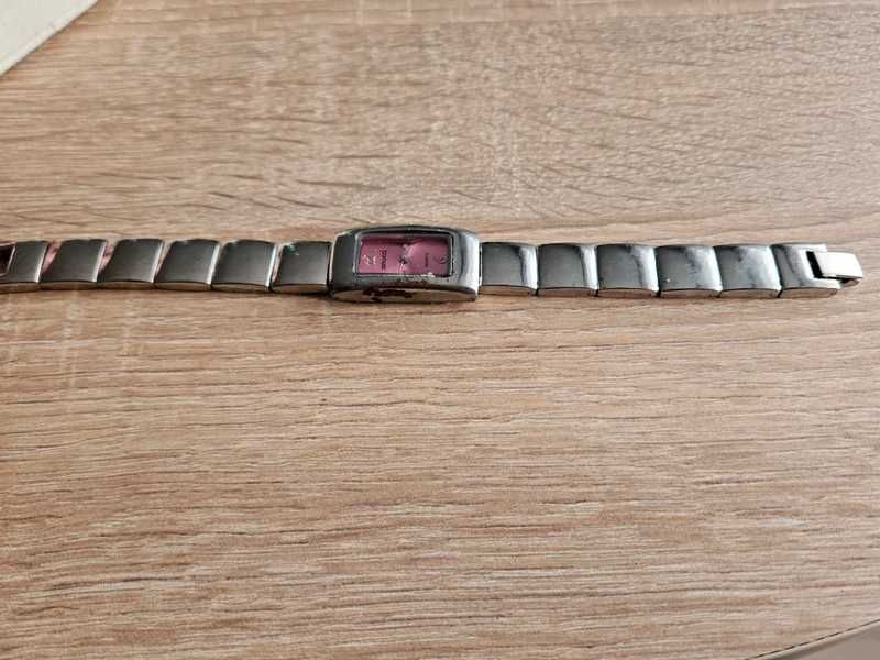 Zegarek damski Anucci – dobry stan, koperta do 30 mm, nowa bateria