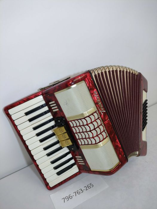 Akordeon Traviata 48 basów, stan bardzo dobry, zamiana!!!