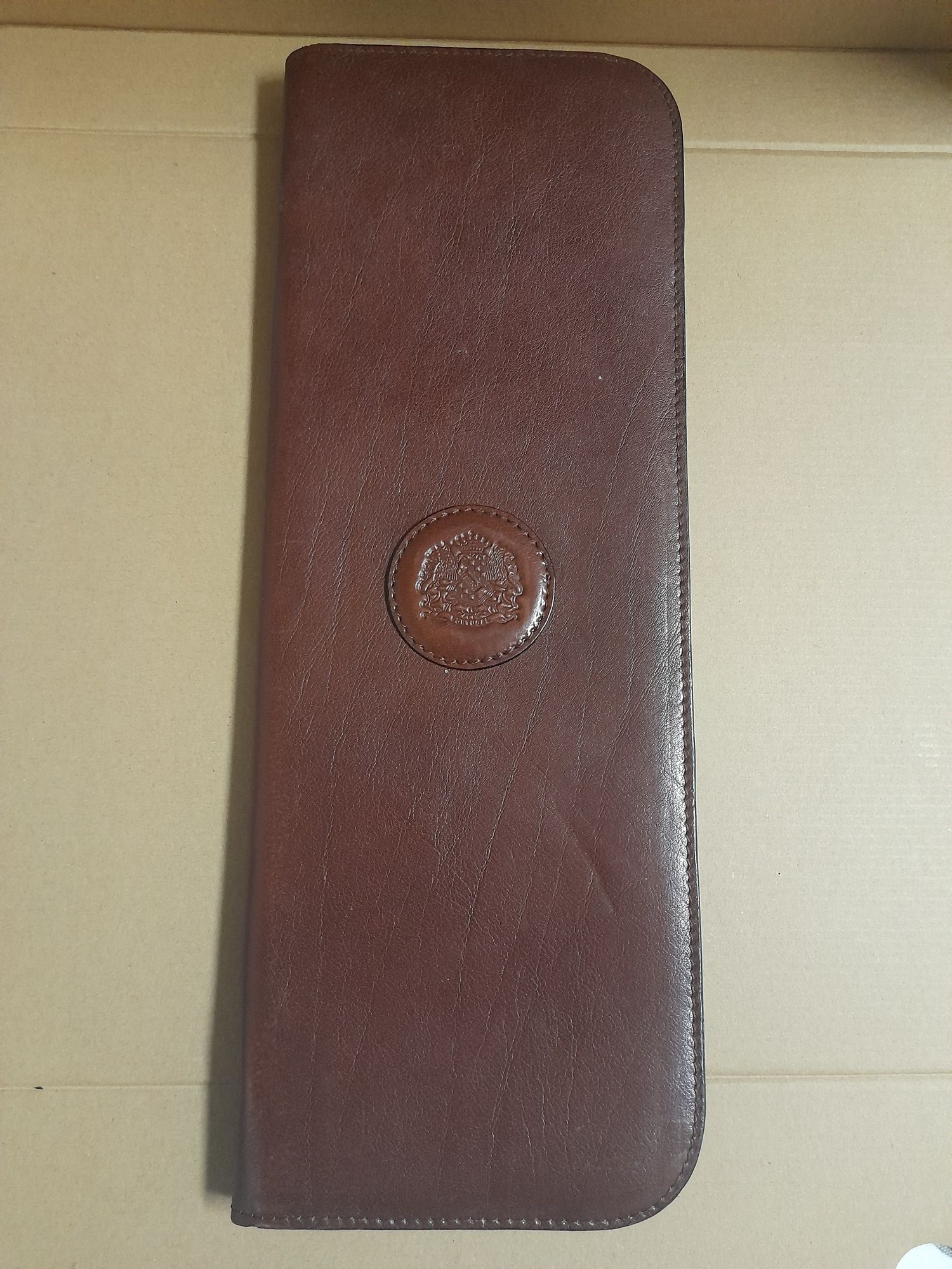 Porta documentos de viagem em pele genuína