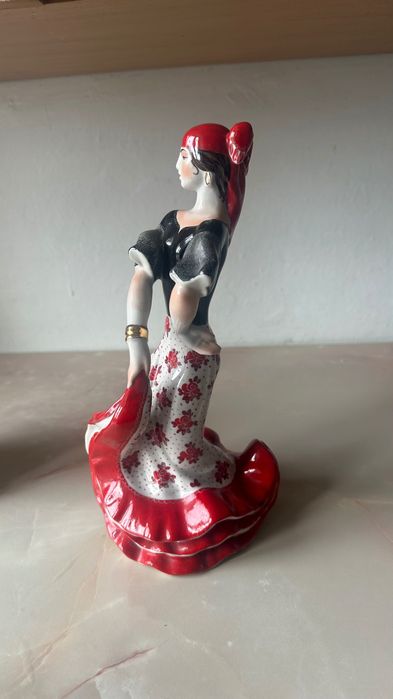 Фарфоровая статуэтка Цыганка Испанский танец