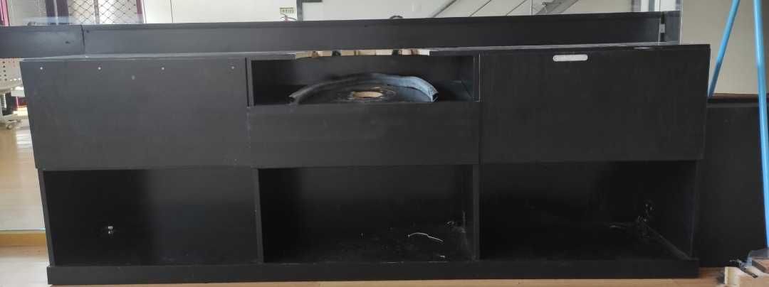 Armário/móvel preto para cabeleireiro