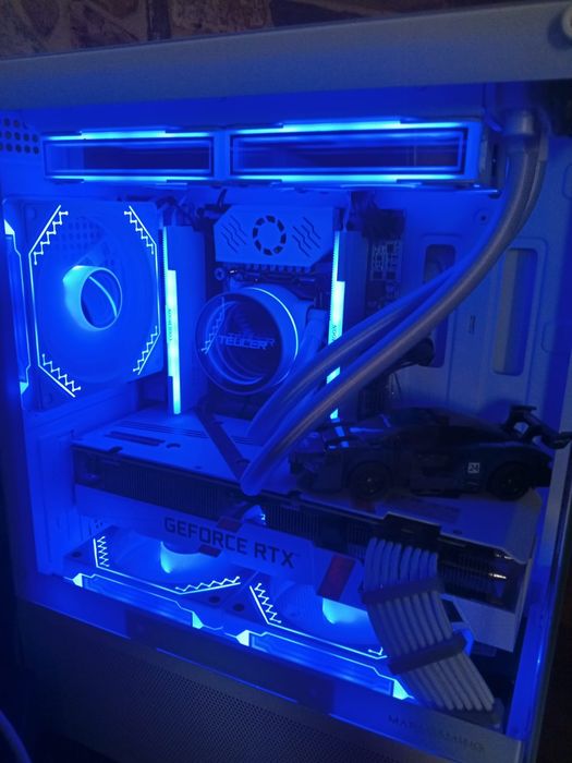 Komputer Gramingowy + Monitor + Klawiatura + Słuchawki