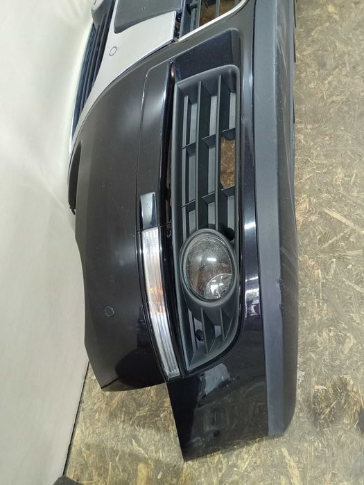 VW Volkswagen Passat B6 zderzak przód przedni kolor LC9X czarny 4XPDC