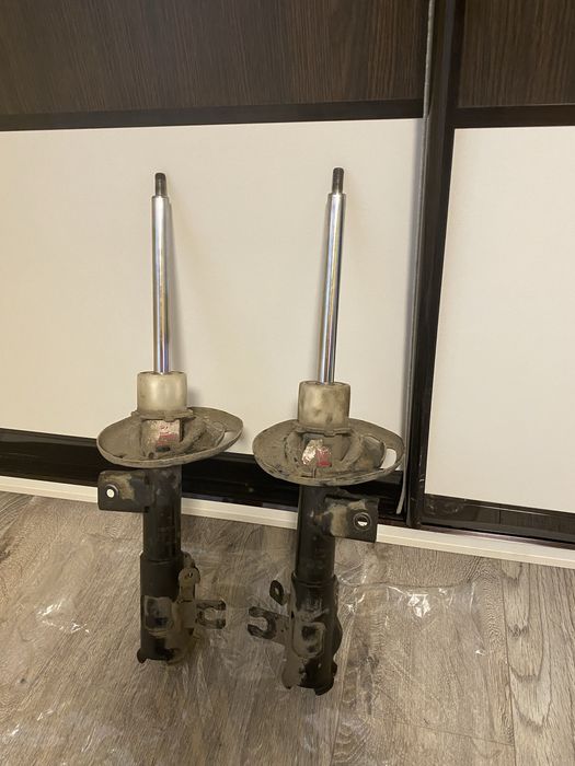 Амортизатори Стойки Mazda 3 bm bn оригінал Kayaba KYB 338087 338088