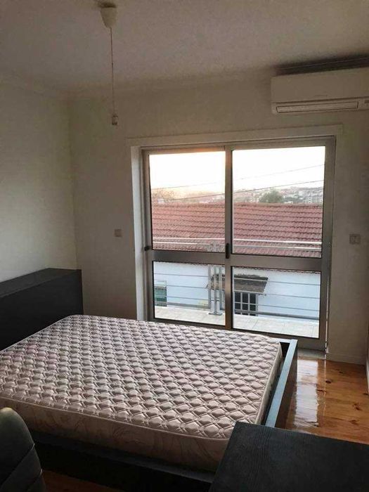 Moradia T2 com Vista Panorâmica e Estacionamento Privado – Coimbra