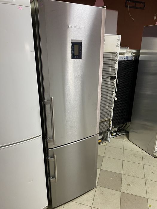 Двухкамерый холодильник LIEBHERR Premium BioFresh NoFrost CBNes 3956