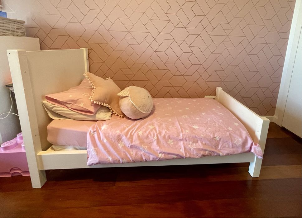 Berço/cama infantil + colchão MICUNA