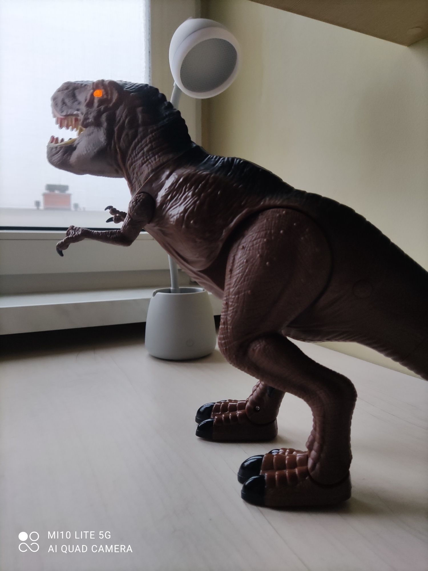 Trex dinozaur jak nowy