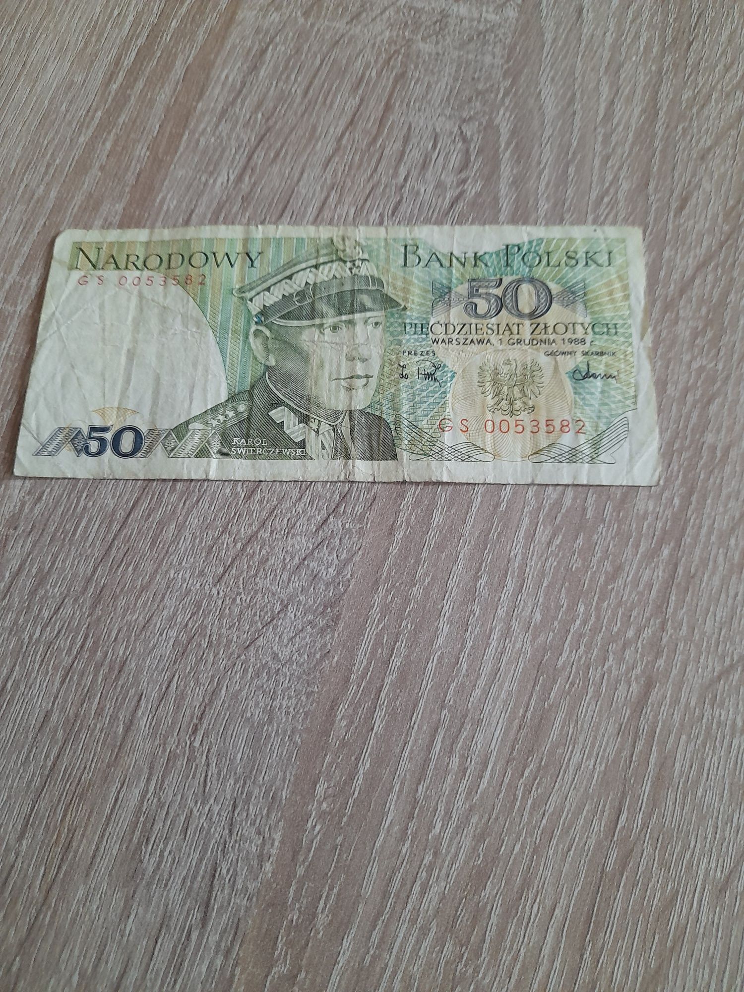 Banknot 50 złotowy.