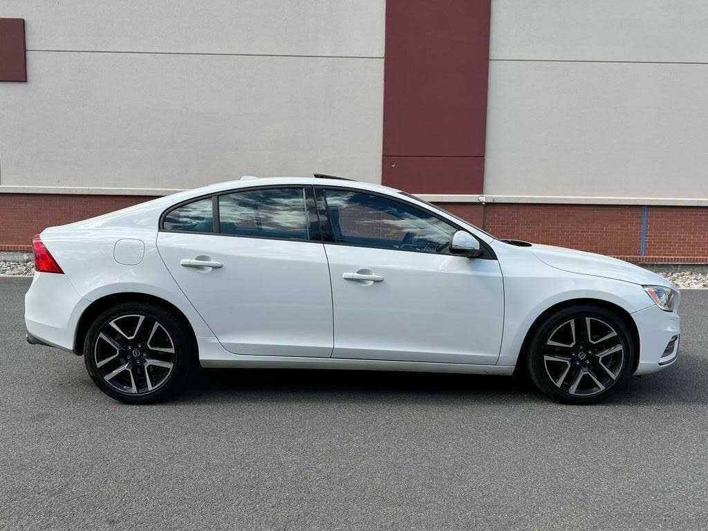 Volvo S60 2016 біла Т5