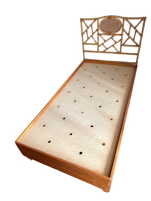 Cama de Solteiro em Bambu e Colchão faz conjunto com outra igual