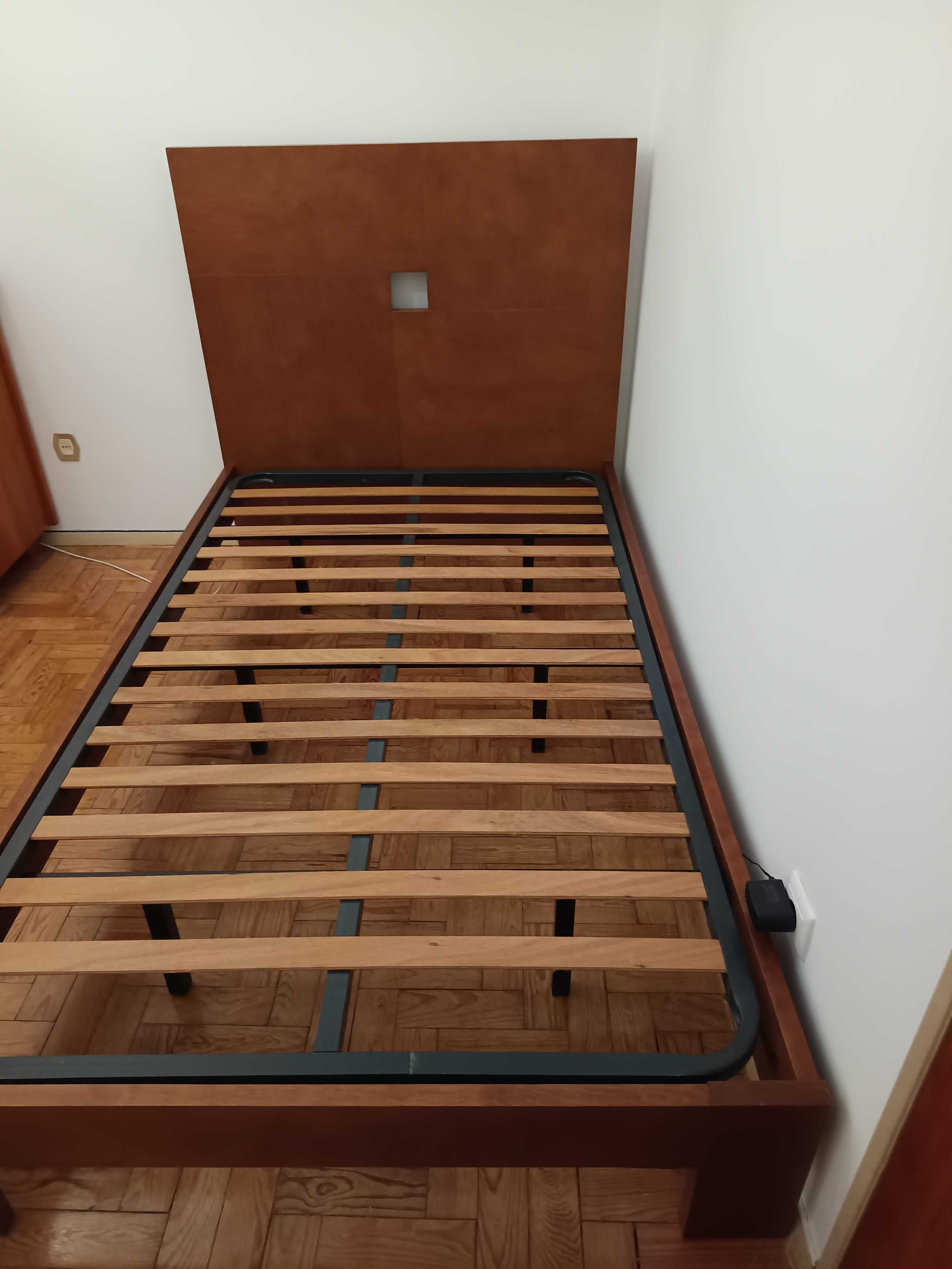 Cama em Cerejeira + Estrado