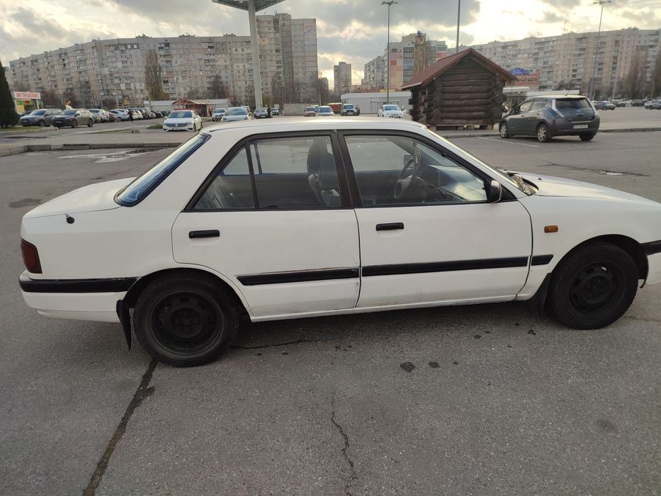 Мазда 323, 1990 год, 1.6, автомат