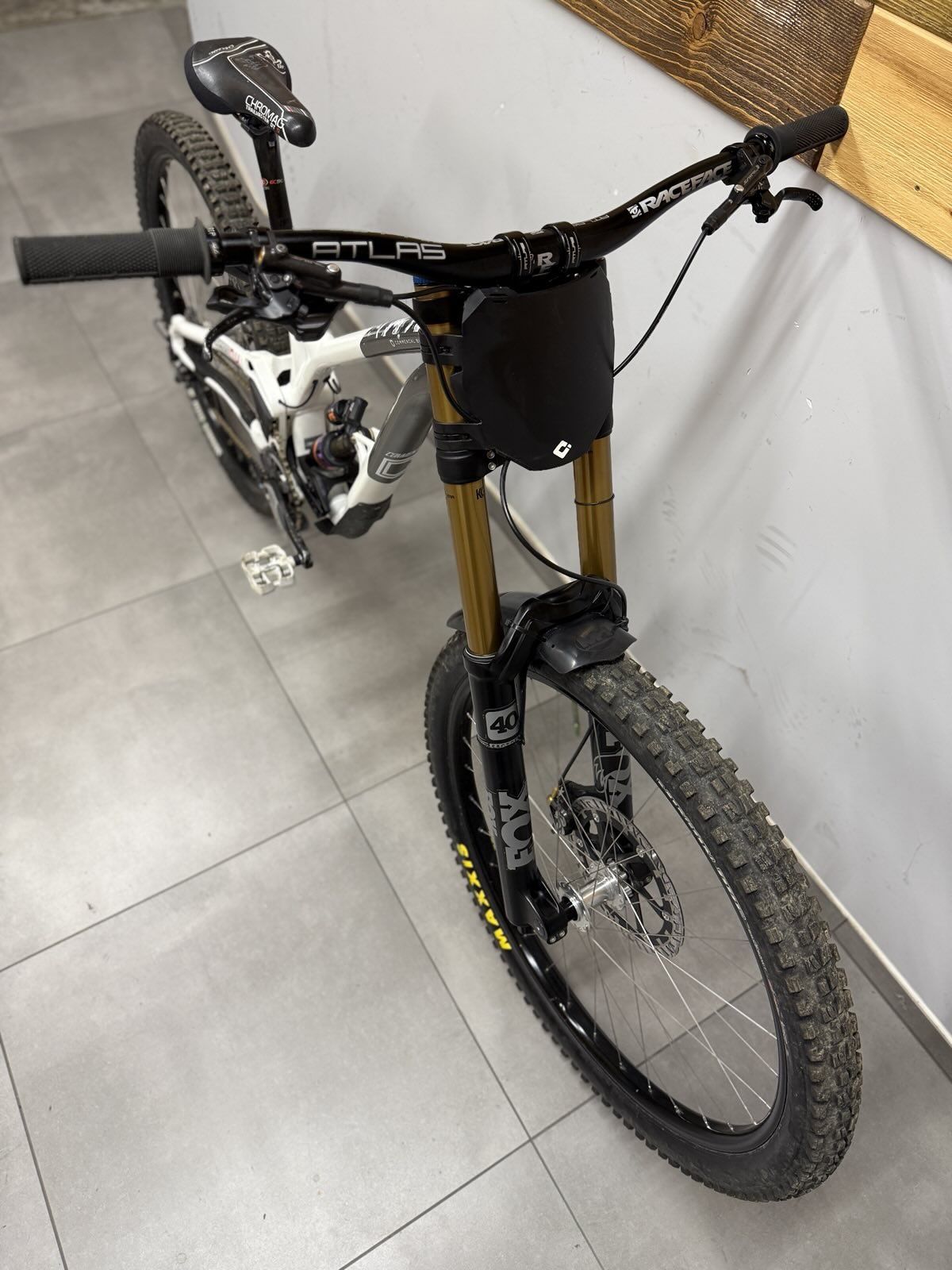 Commencal Supreme 29 Downhill