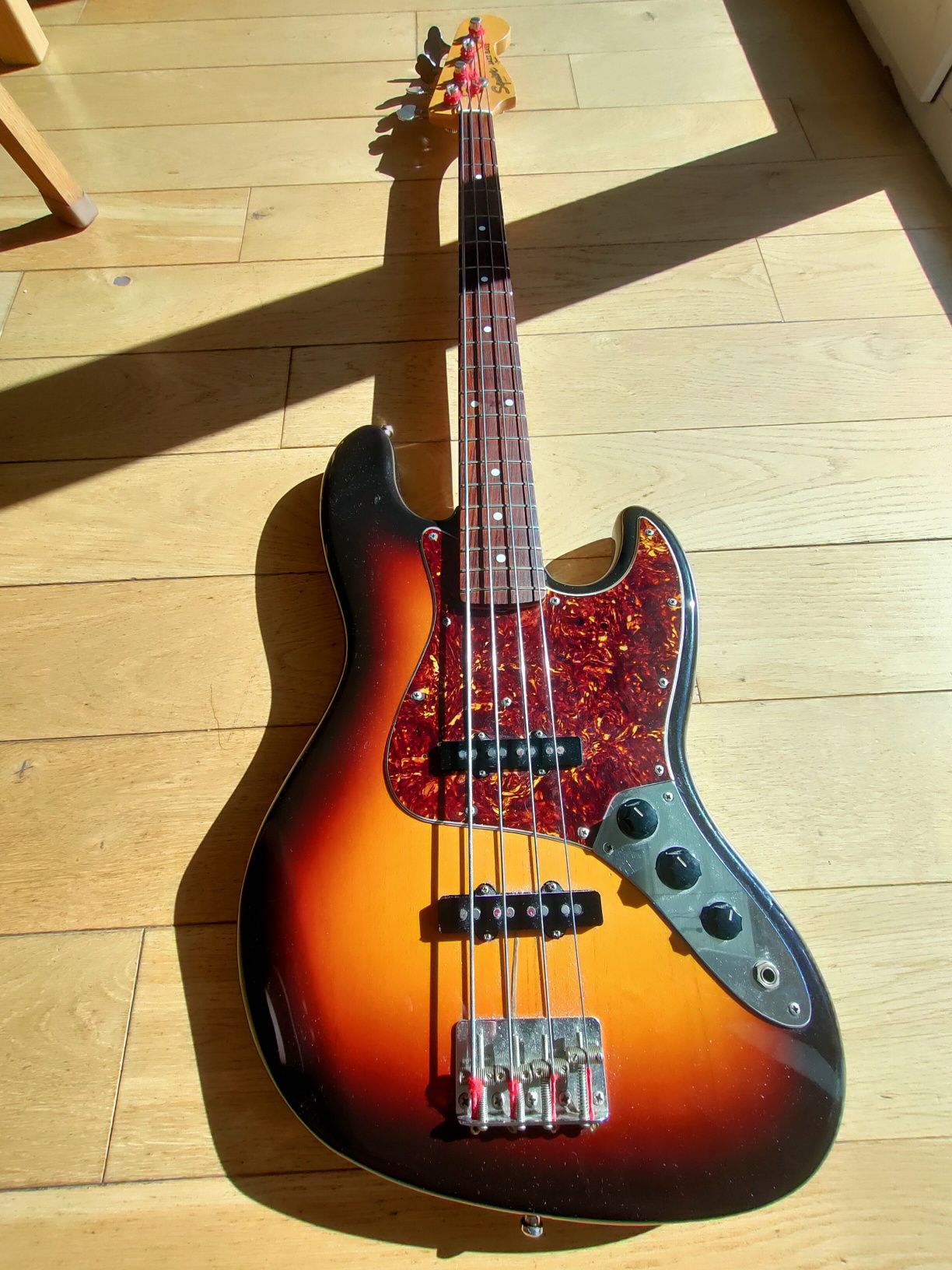 Squier jv jazz bass 1983