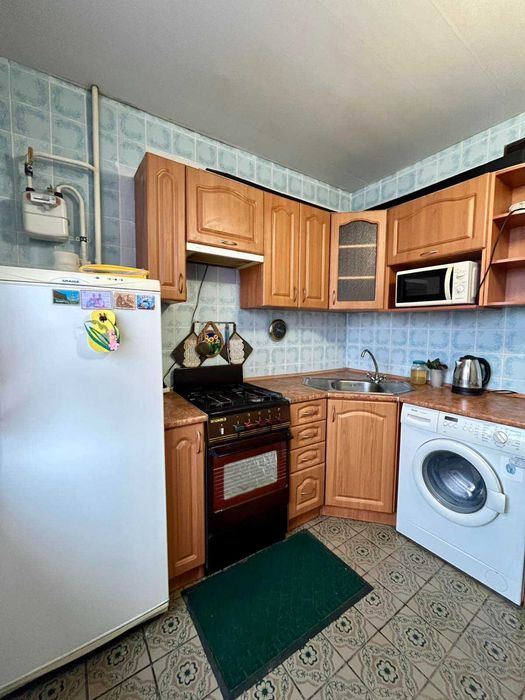 Оренда 2-х кімнатної  квартири перехрестя в. Шевченка-Кривалівська.