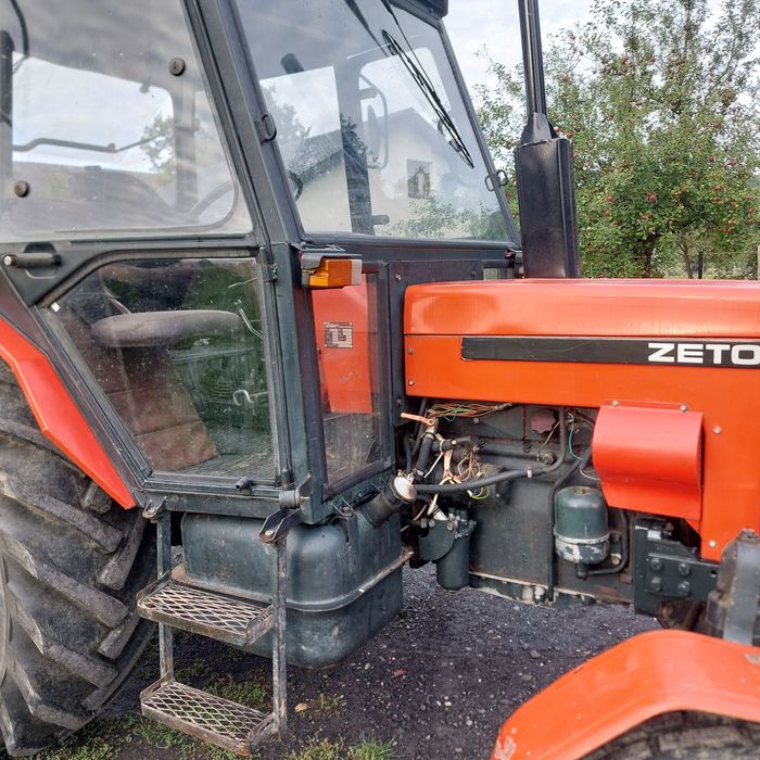 Traktor Zetor 7211