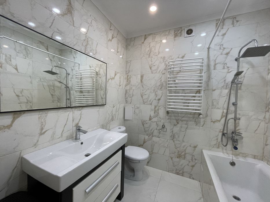 ЦЕНТР!Продаж простороі та світлої 2 кім квартири!