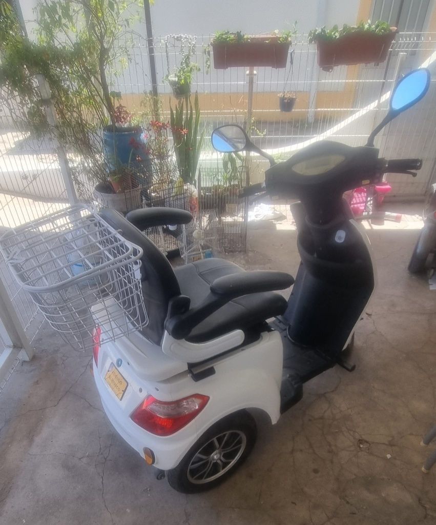 Scooter de mobilidade reduzida