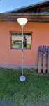 Lampa stojaca biala