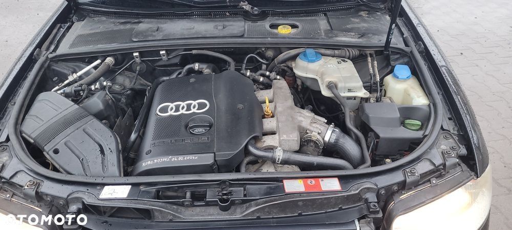 Sprzedam zadbaną Audi a4 b6 z niezawodnym silnikiem 1.8t