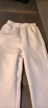 Spodnie dresowe białe