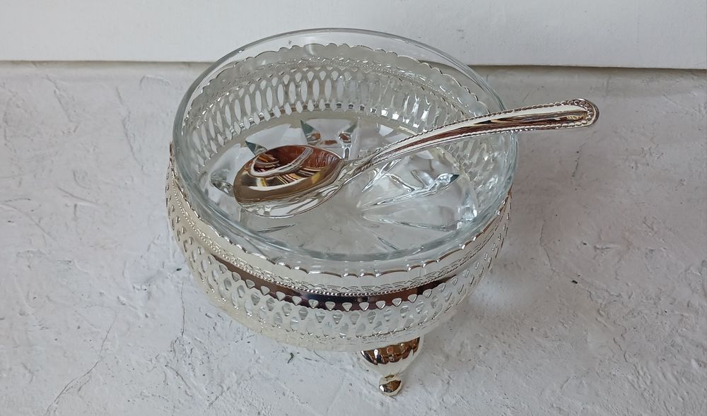 Посріблена англійська цукерничка Queen Anne