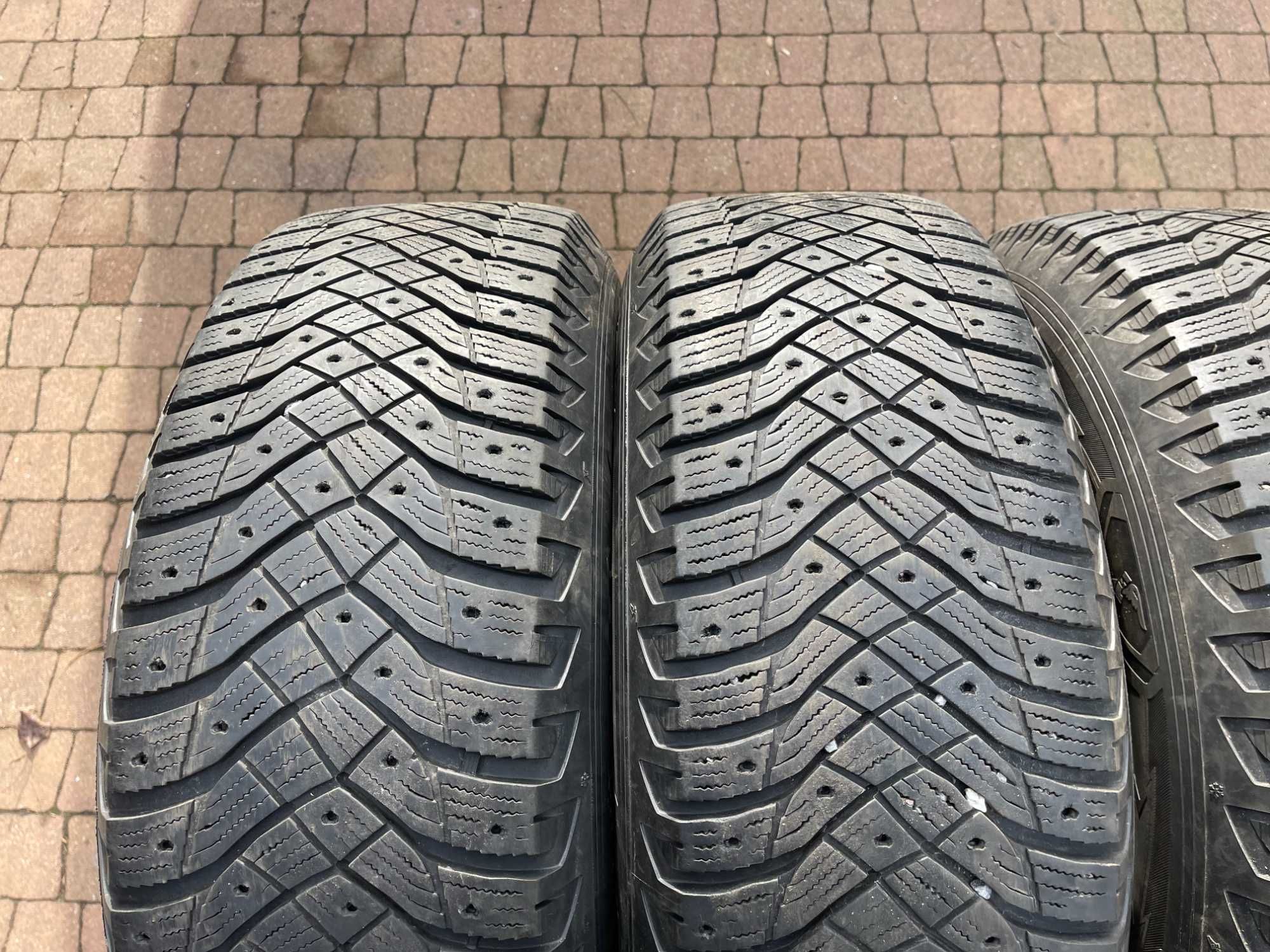 3472. Koła zimowe Golf VIII Octavia Leon 5x112 205/50/17 9mm 2021r