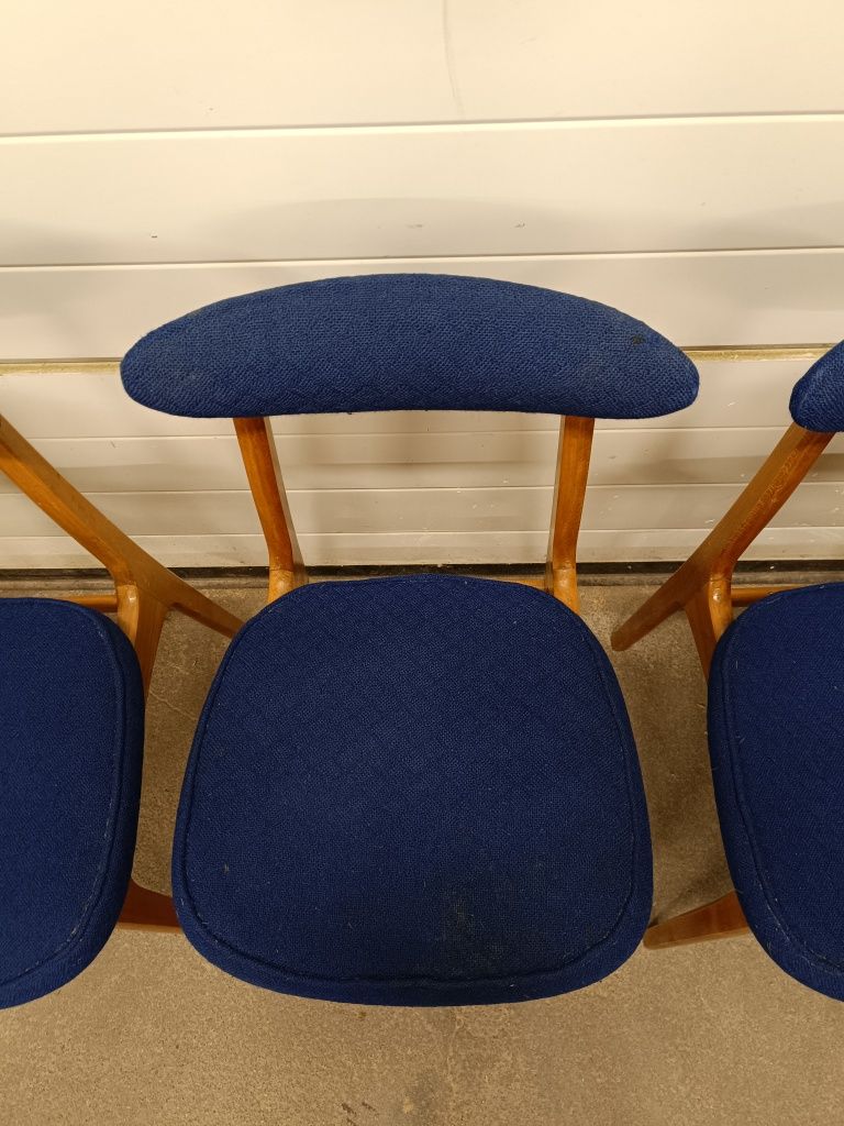 Krzesła PRL 1382B hałas