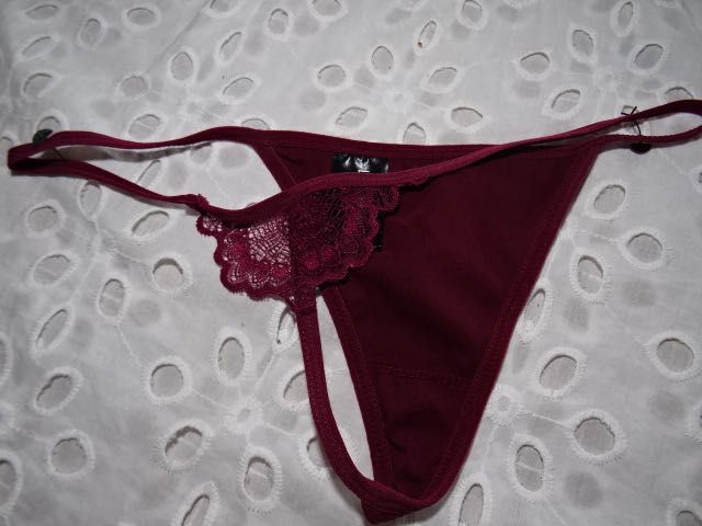 Lovehoney satynowe stringi M