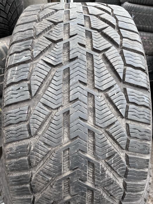 275/40/R20 (зима) Пара Taurus SUV Winter