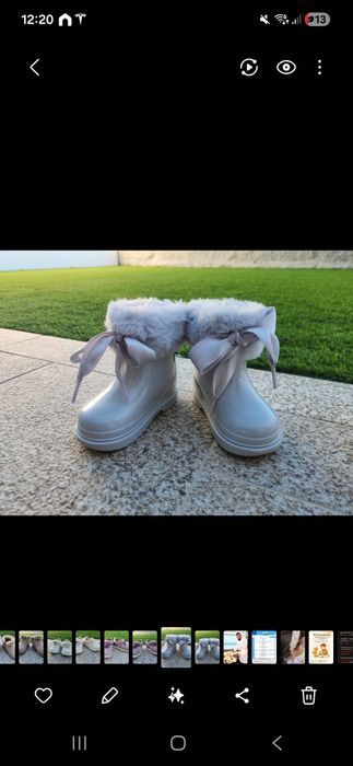 Galochas baixas com pelo e laço cetim