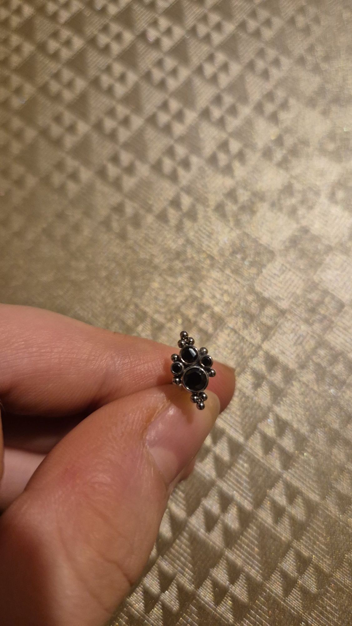Piercing de orelha em titânio
