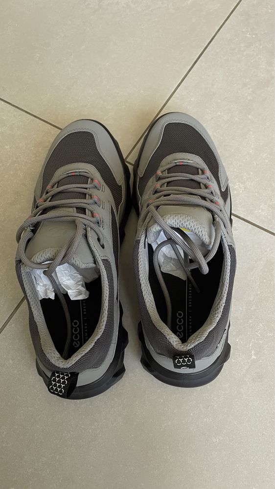 Продам кроссовки ECCO MX Low GORE TEX