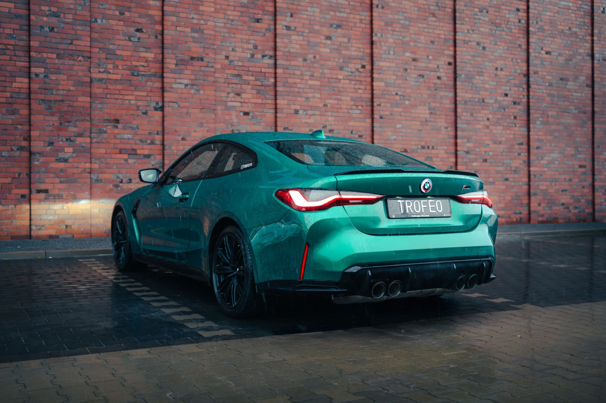 Wynajem BMW M4 Competition 4x4 xDrive wynajem bez kaucji wypożyczalni