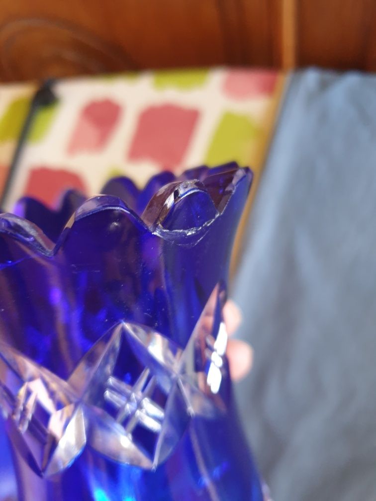 Krysztalowy wazon kobaltowy
