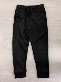 Cienkie spodnie dresowe Sinsay 116