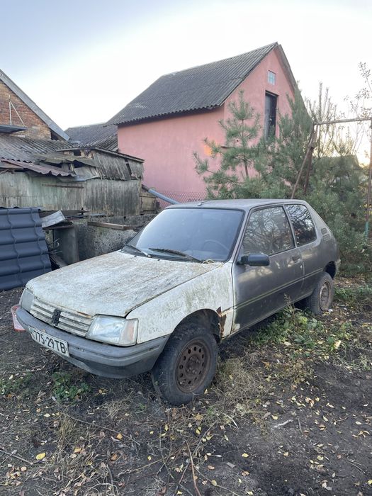 Peugeot 205 — мотор не здається, навіть якщо ти здаєшся