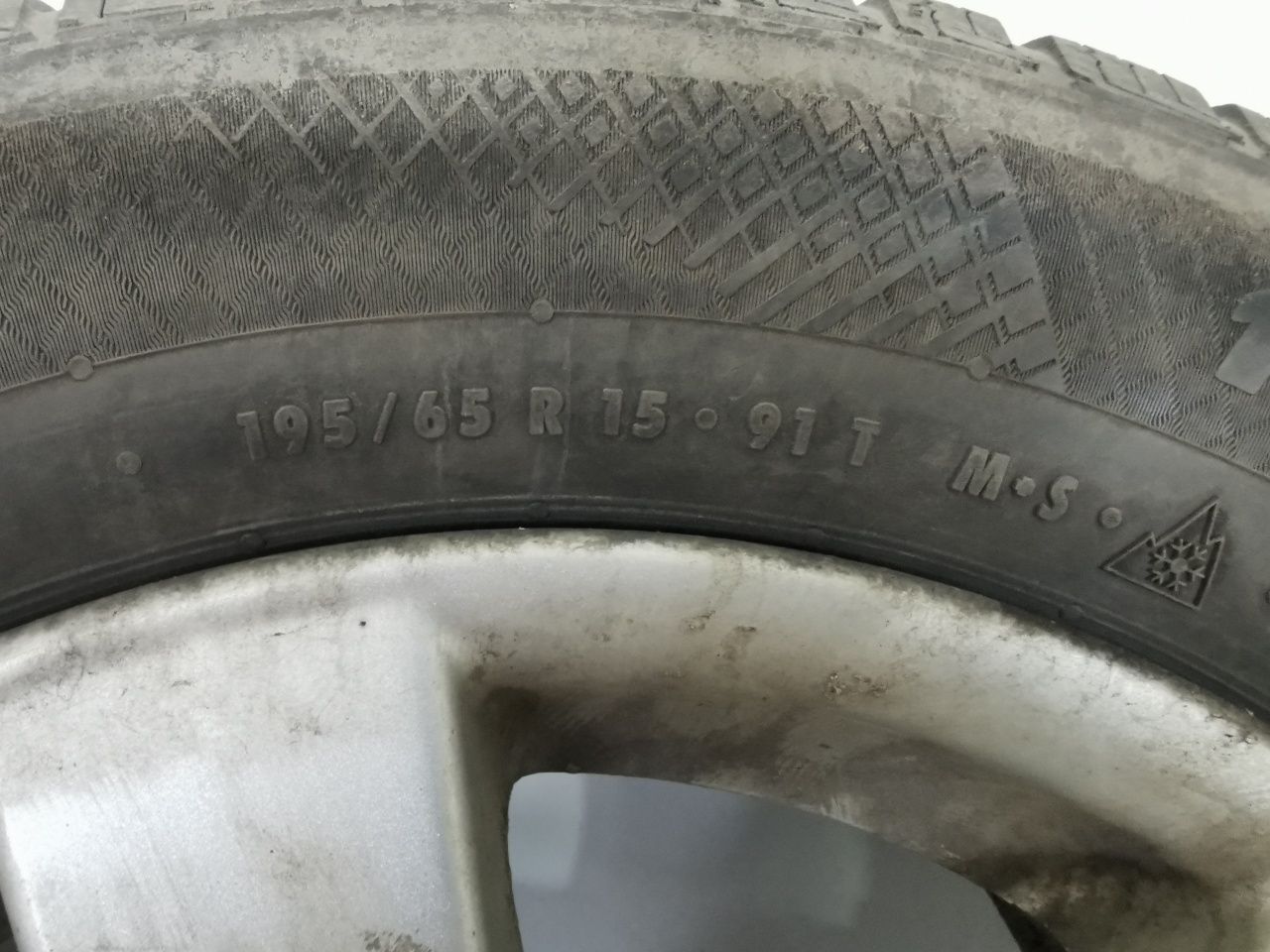Koła_felgi aluminiowe_z oponami zimowymi_195/65 R15_5 x 112